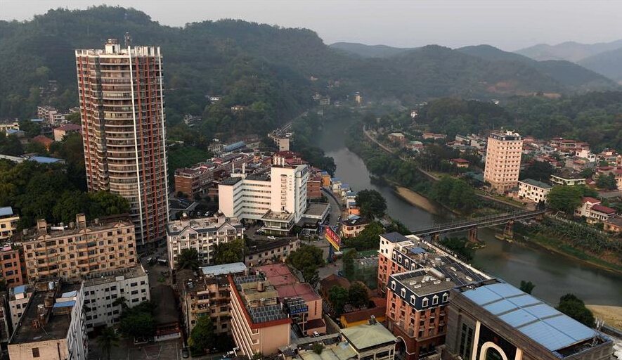 Hekou Port sees booming border trade with Vietnam 