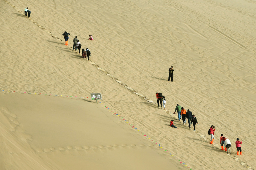 Dunhuang sees surge in tourism thanks to B&R Initiative
