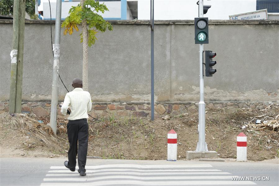 Chinese firm helps install traffic lights across Bujumbura in Burundi