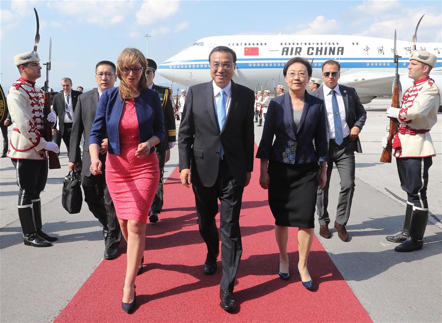 Chinese premier arrives in Bulgaria for official visit, China-CEEC meeting