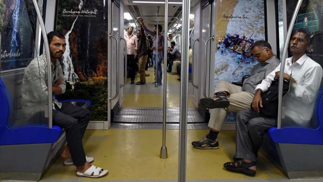 Passengers on subway Line 1 in Mumbai, India on June 27, 2018. [File Photo: Xinhua]