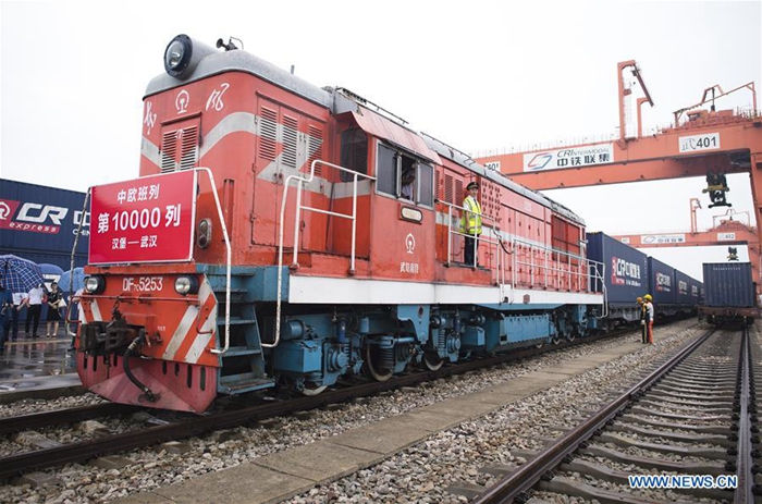 China-Europe freight trains make 10,000 trips since 2011