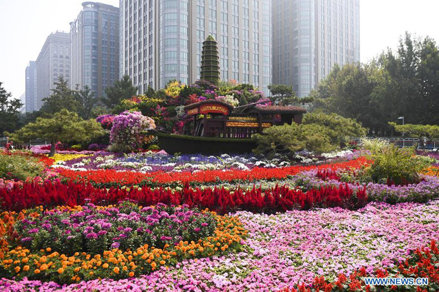 Flowerbeds built in Beijing to celebrate 70th anniversary of founding of PRC
