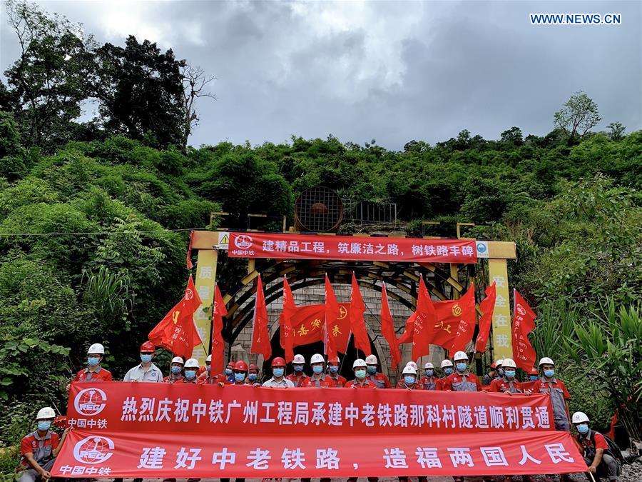 China-Laos railway's 2nd longest tunnel drilled