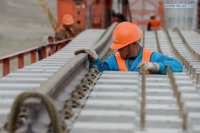 In pics: construction site of Golmud-Korla Railway in China's Xinjiang