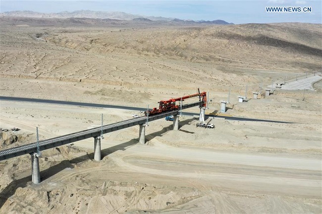 In pics: construction site of Golmud-Korla Railway in China's Xinjiang