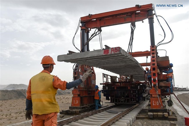 In pics: construction site of Golmud-Korla Railway in China's Xinjiang