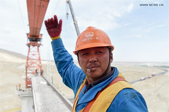 In pics: construction site of Golmud-Korla Railway in China's Xinjiang