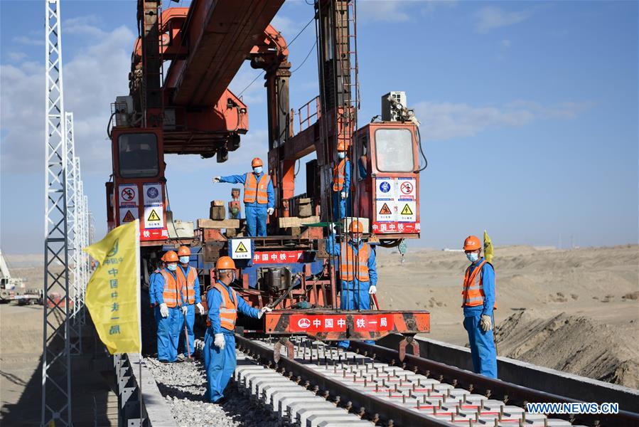 New railway laid to quicken Xinjiang's exchanges with Qinghai and beyond