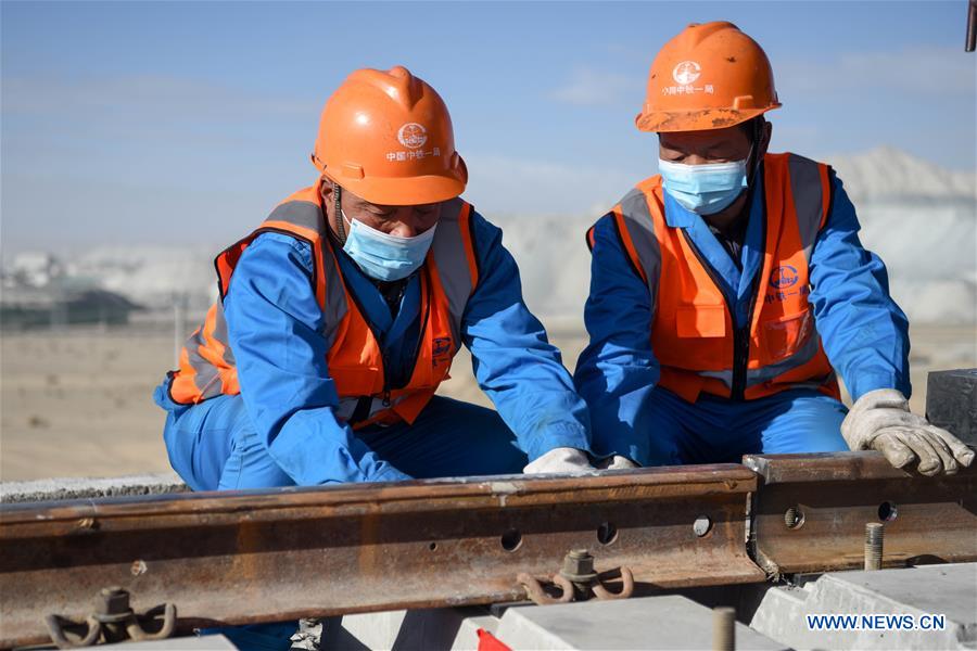 New railway laid to quicken Xinjiang's exchanges with Qinghai and beyond