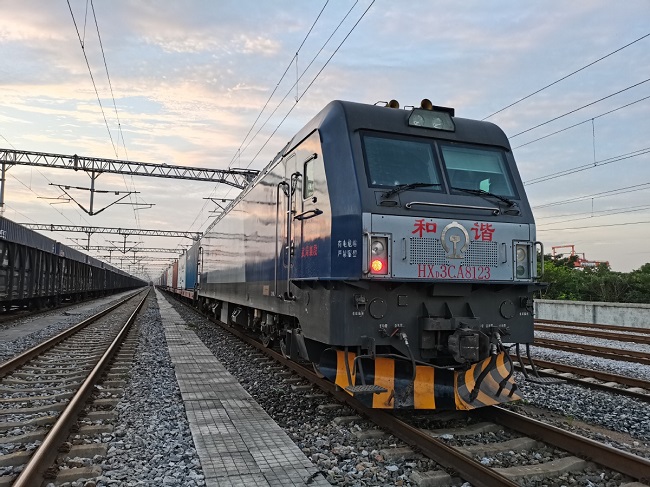 Wuhan sees 800th freight train depart for Europe