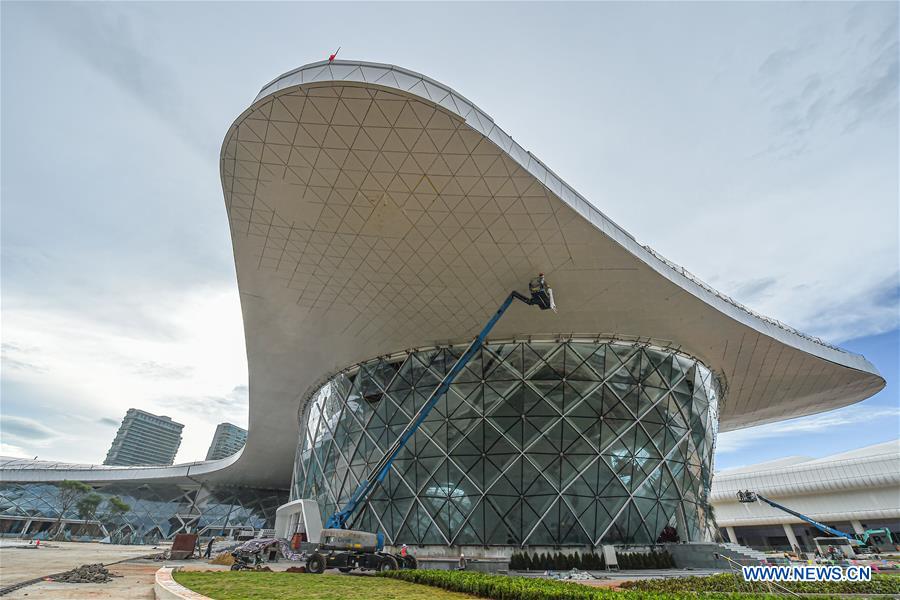 Hainan Int'l Convention and Exhibition Center (2nd-phase) project under construction