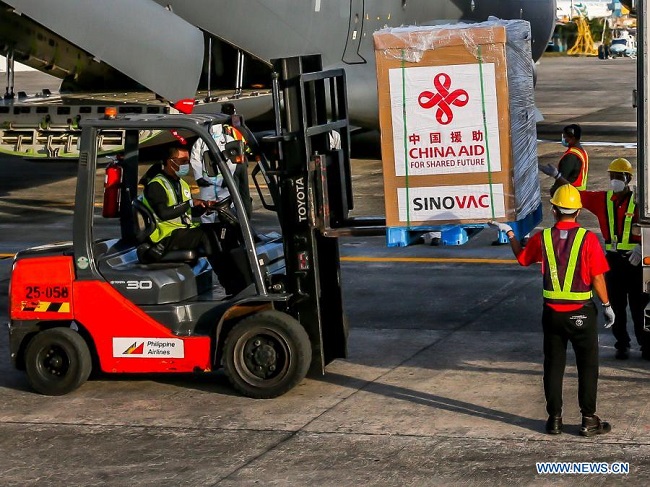 China-donated COVID-19 vaccines arrive in Philippines