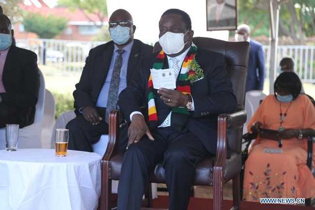 Zimbabwean president gets first shot of China's Sinovac vaccine