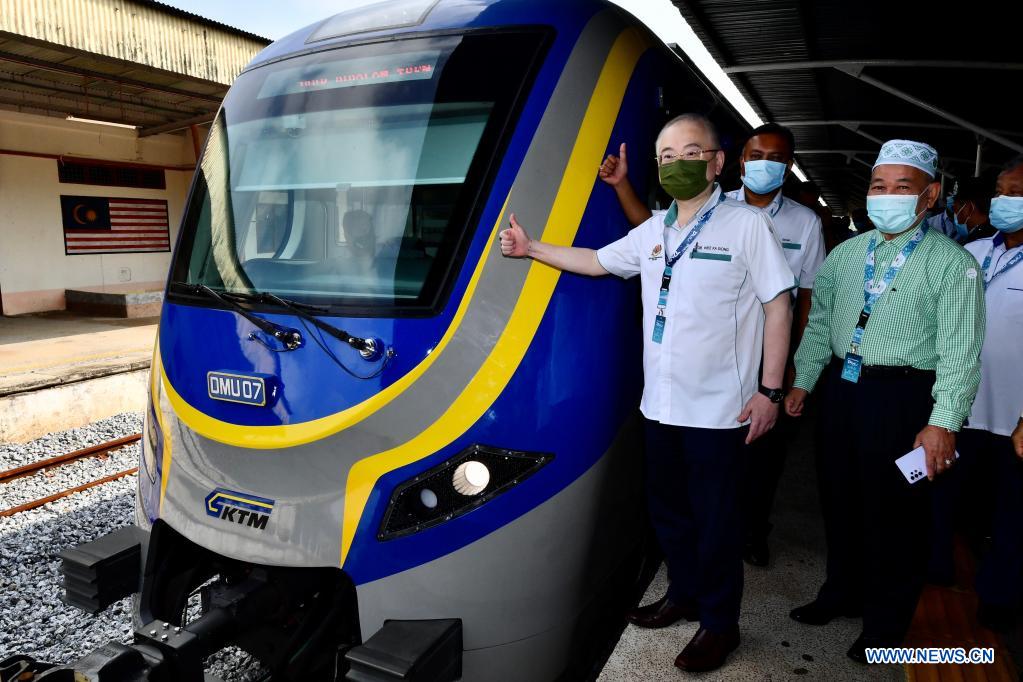 Diesel trains manufactured by China put into operation in Malaysia