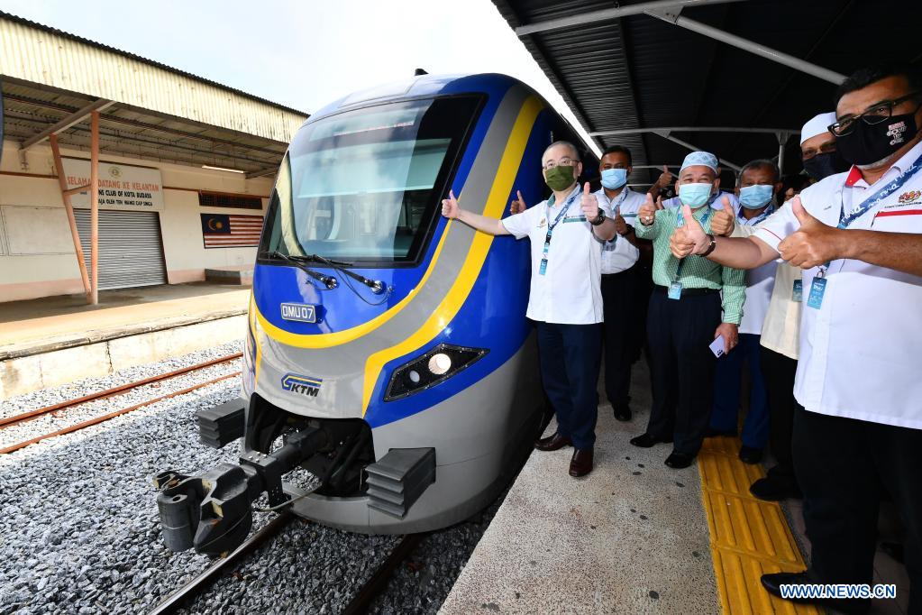 Diesel trains manufactured by China put into operation in Malaysia