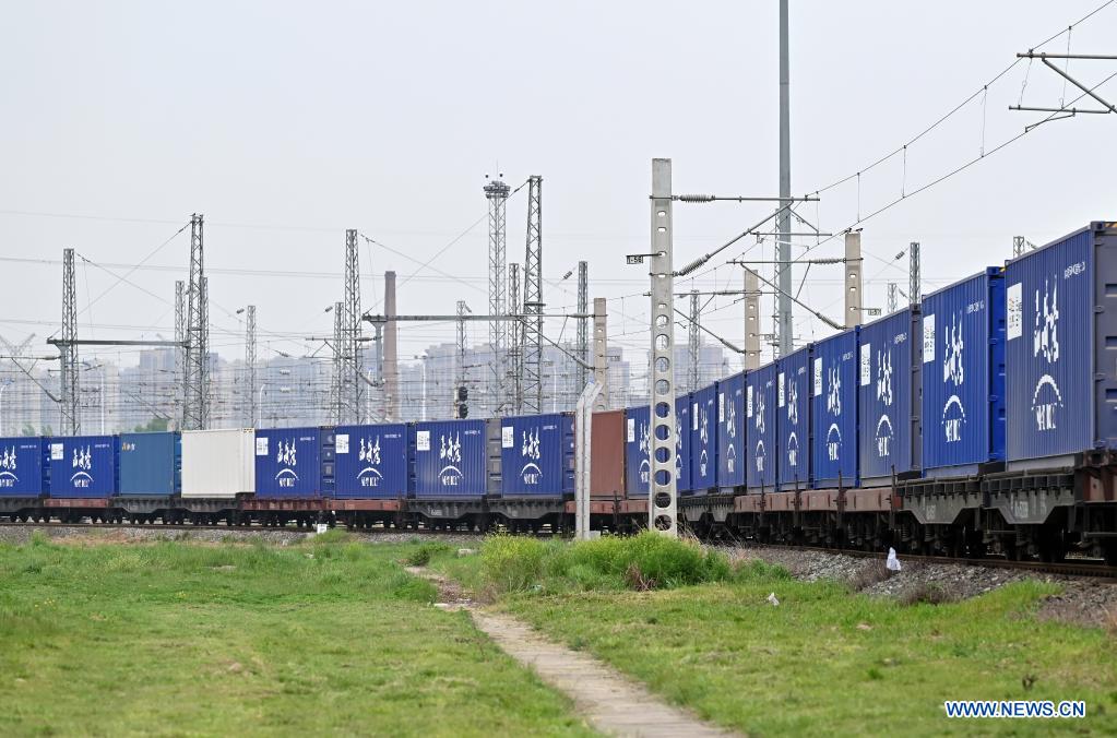 Xi'an sees 1,000 China-Europe freight train trips this year