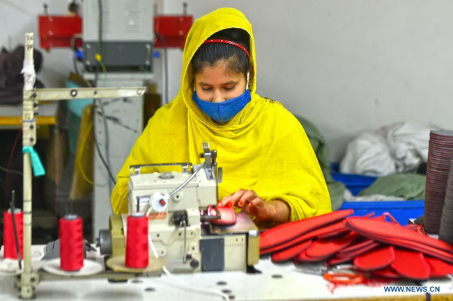 Chinese shoemaker brings jobs, better life to Bangladeshi villagers