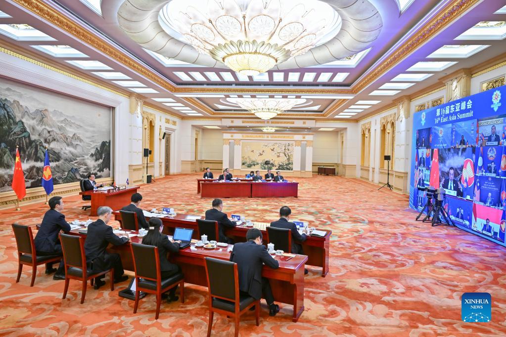 Chinese premier proffers four-point proposal on East Asia cooperation