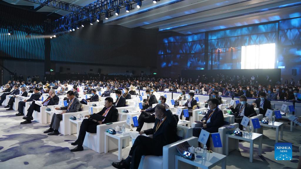 World Laureates Forum begins, gathering award-winning science leaders in Shanghai