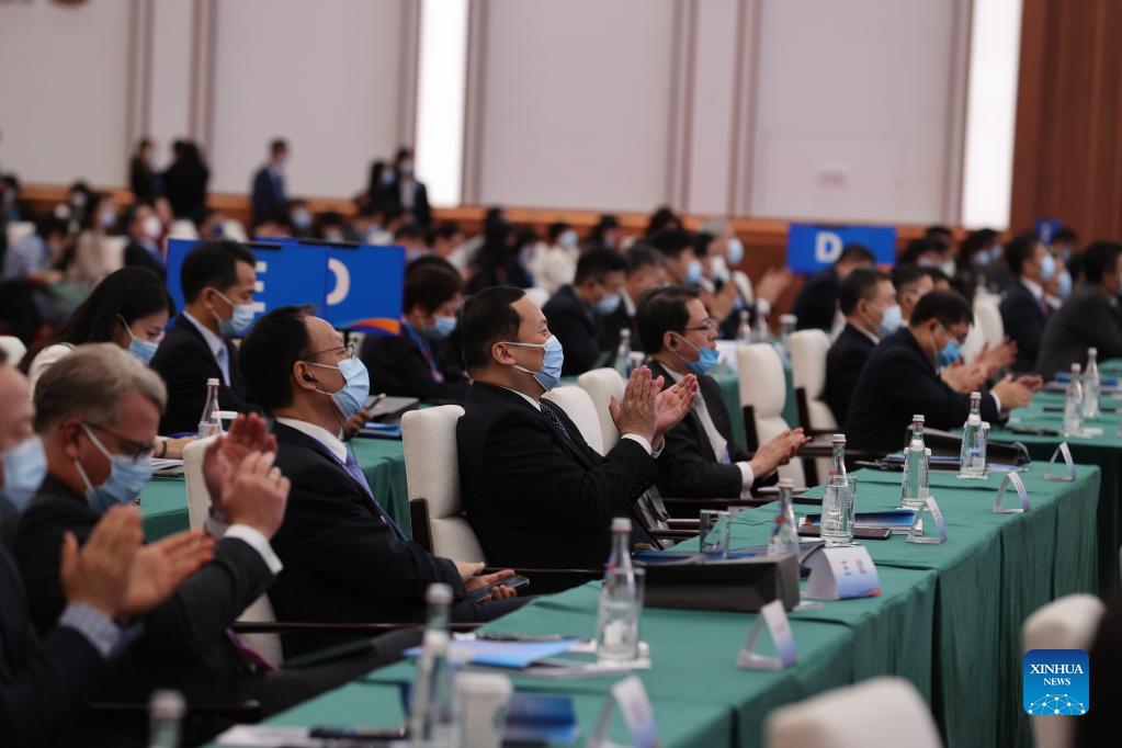 High-level forum on 20th anniversary of China's accession to WTO held in Shanghai