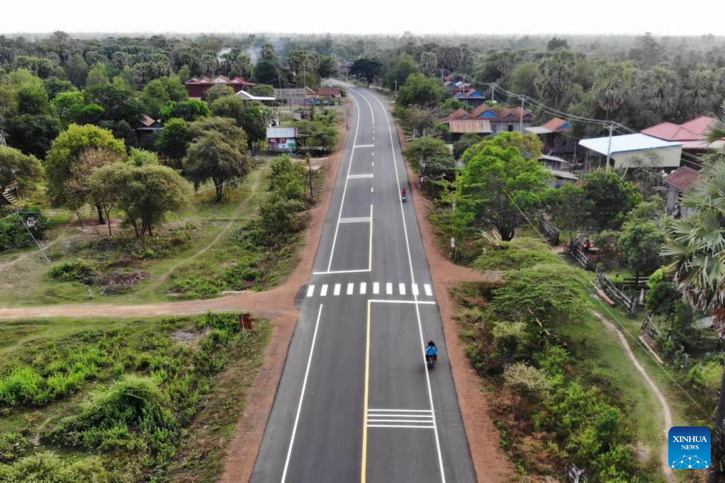 Feature: China-built national road better links rural, urban dwellers in NE Cambodia