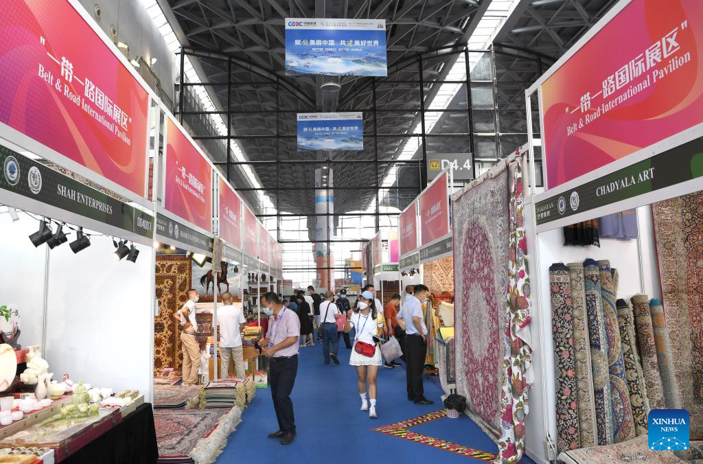 Featured commodities from ASEAN countries attract visitors at China-ASEAN Expo