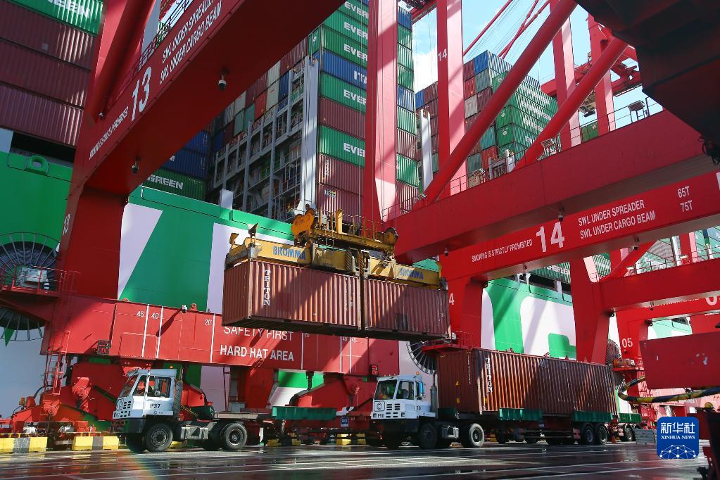 World's largest container vessel calls on Colombo Port