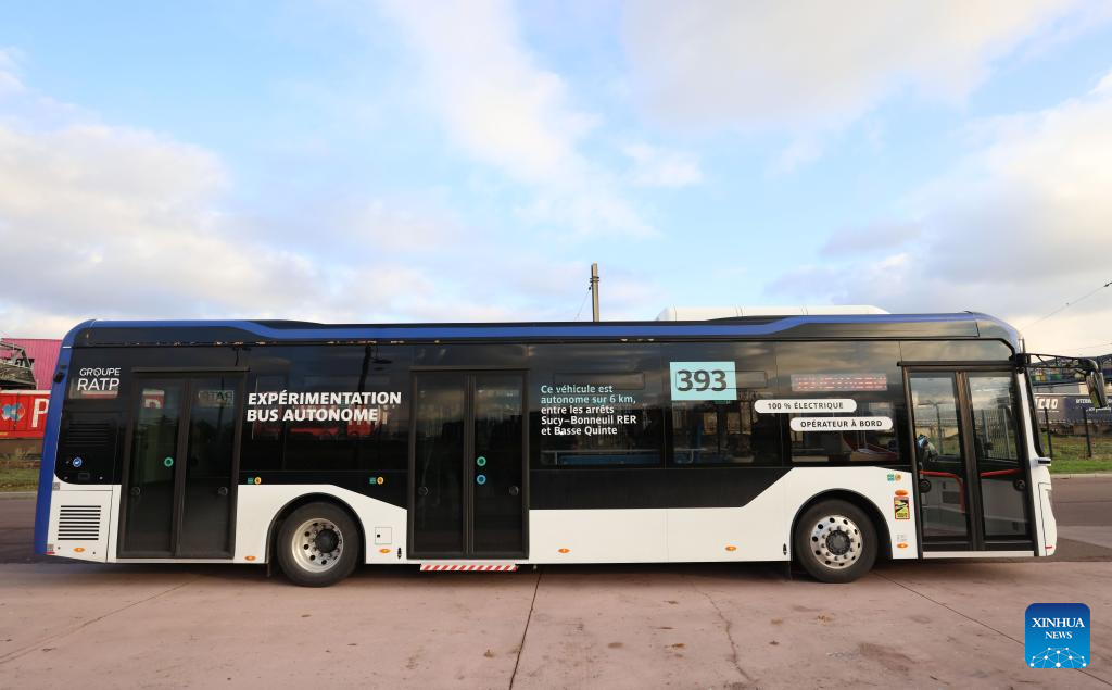 China-made self-driving buses complete trial run in Paris, France