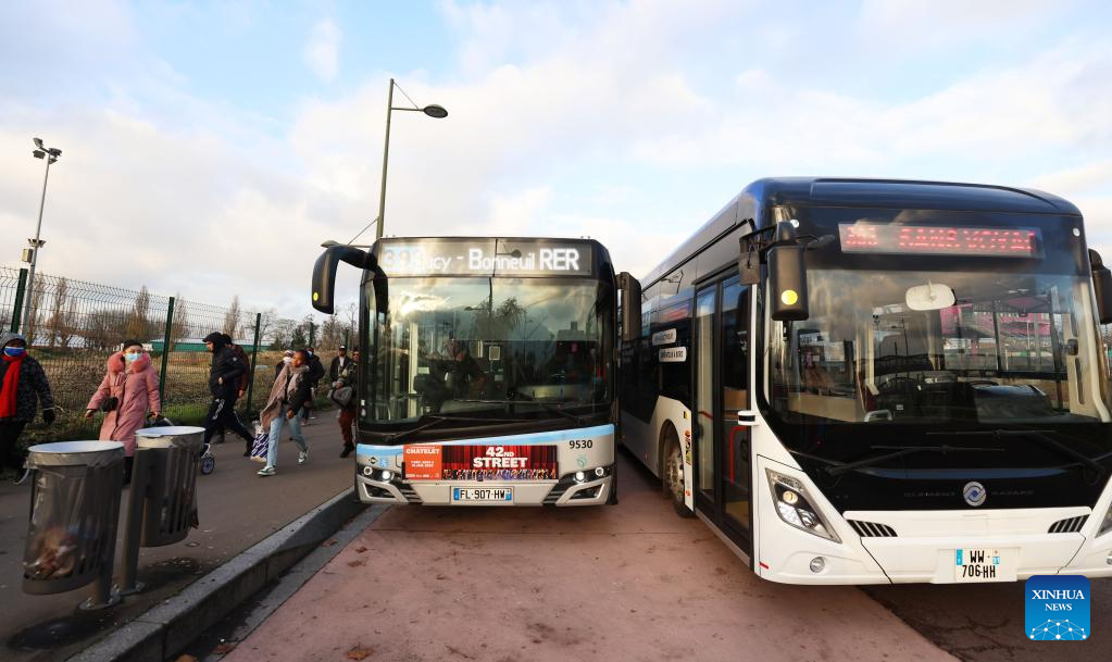 China-made self-driving buses complete trial run in Paris, France