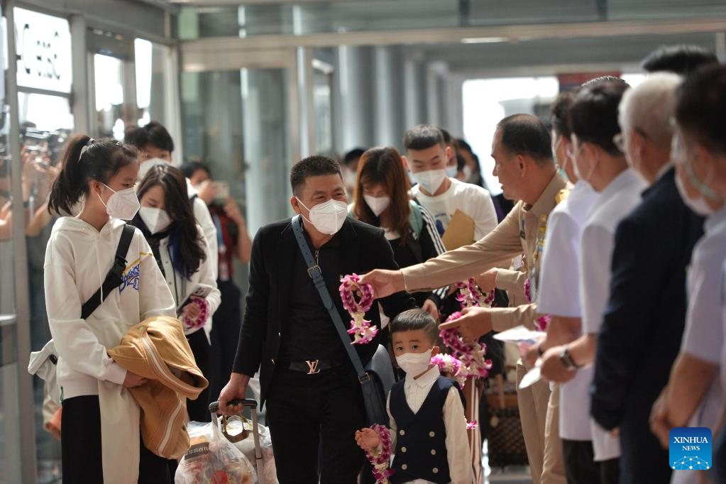 Thailand welcomes first group of Chinese tourists after China's optimized COVID-19 strategy