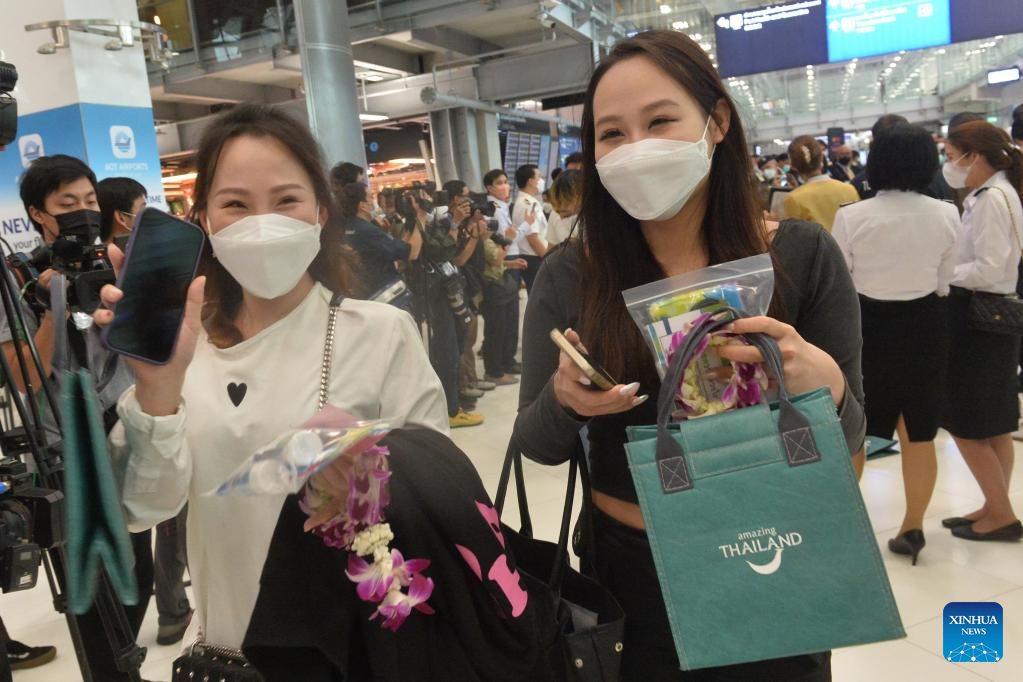 Thailand welcomes first group of Chinese tourists after China's optimized COVID-19 strategy